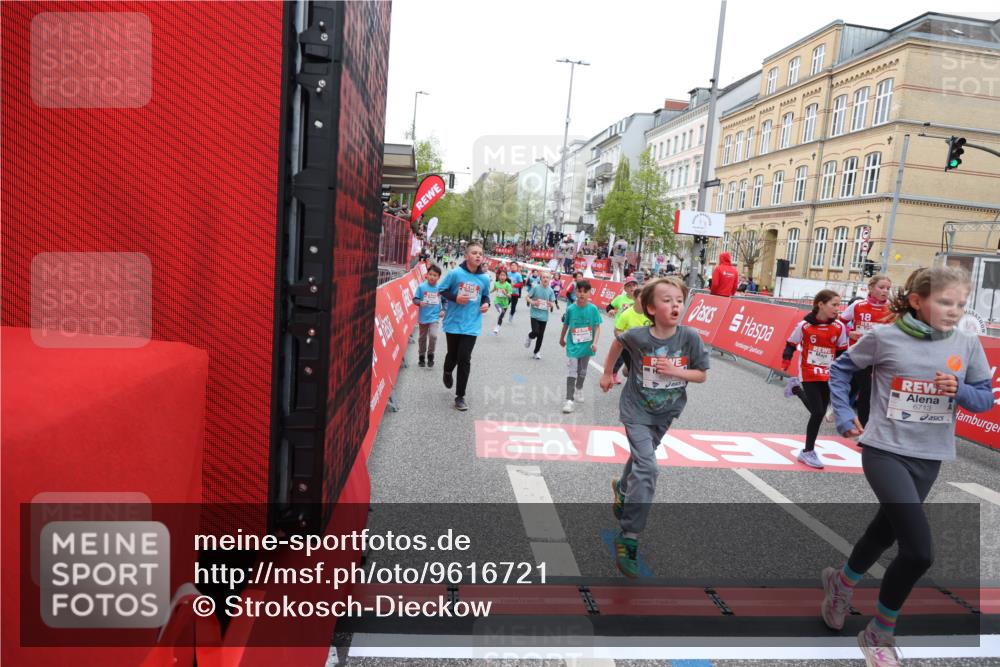 25.04.2026 - Das Zehntel Strokosch-Dieckow http://msf.ph/oto/9616721 25.04.2026 10:56:49 Ziel 5270, 5319, 5322, 5342, 5507, 5644, 5646, 5747, 5872, 6031, 6224, 6429, 6713, 6875, 6939, 6946, 6989, 7005, 7131, 7250, 7266, 7317, 7319, 7468, 7592, 7638, 8066 meine-sportfotos.de