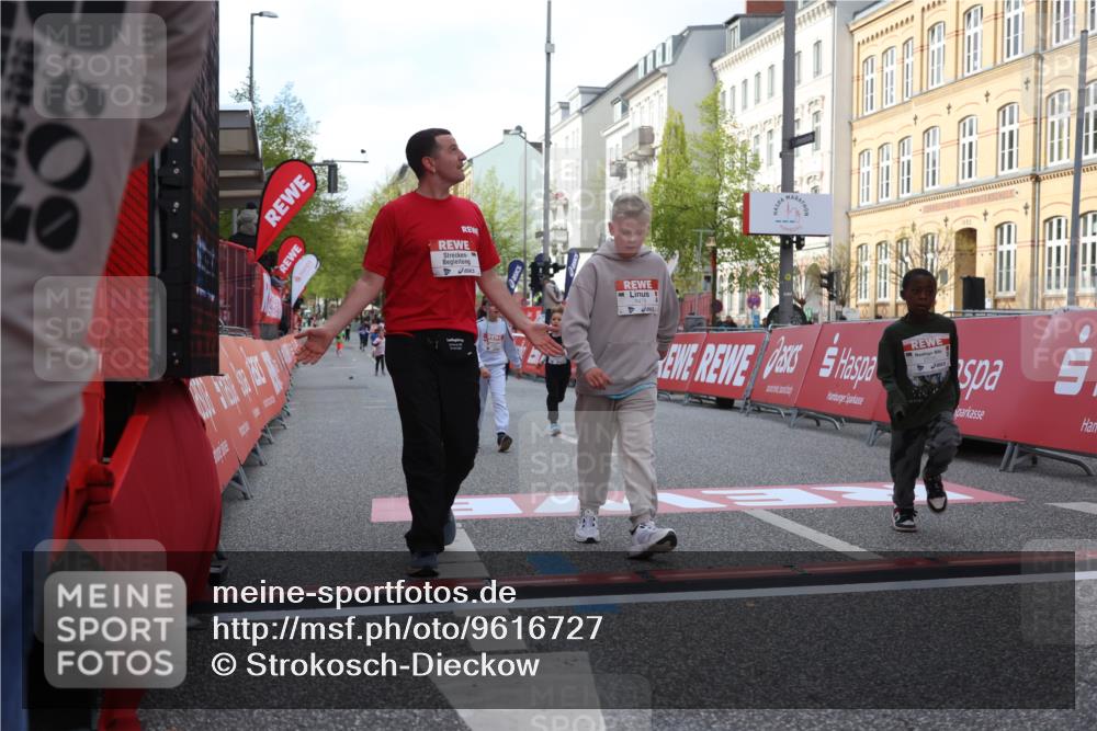 25.04.2026 - Das Zehntel Strokosch-Dieckow http://msf.ph/oto/9616727 25.04.2026 09:10:37 Ziel 1069, 1476, 2535, 3754, 3772 meine-sportfotos.de