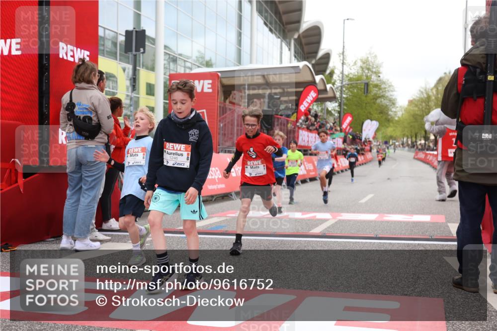 25.04.2026 - Das Zehntel Strokosch-Dieckow http://msf.ph/oto/9616752 25.04.2026 08:48:15 Ziel 1184, 1223, 1246, 2005, 2981, 3402, 4022, 4024, 4070 meine-sportfotos.de