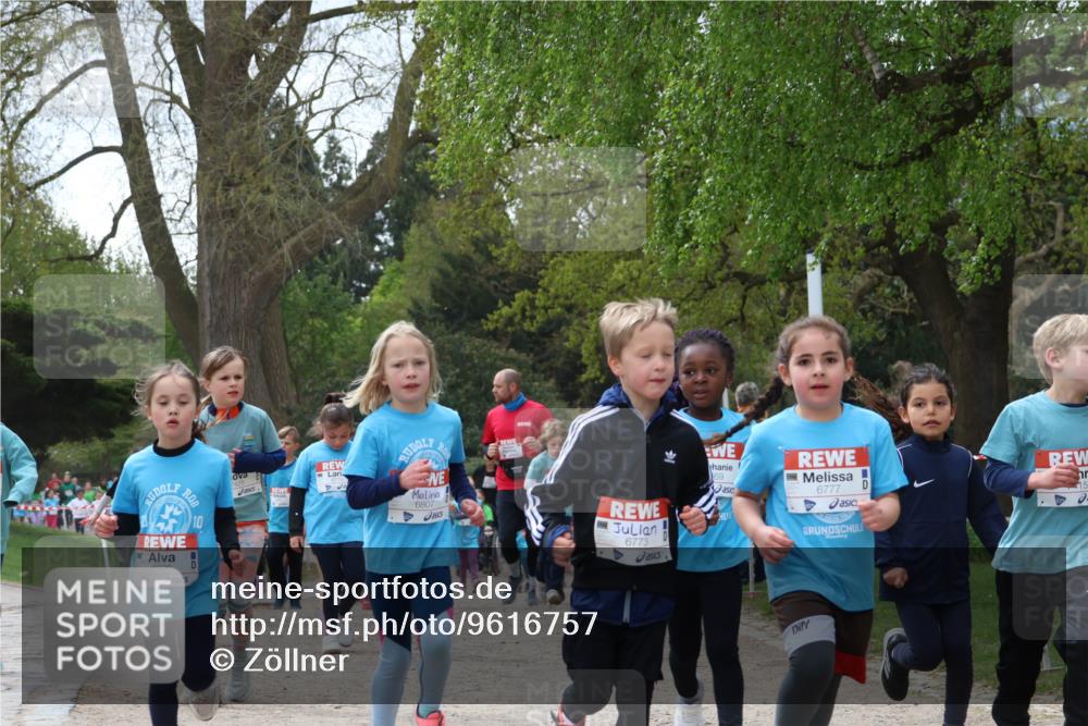 25.04.2026 - Das Zehntel Zöllner http://msf.ph/oto/9616757 25.04.2026 09:49:16 Laufen 10, 7425, 6807, 6773, 69, 6777 meine-sportfotos.de