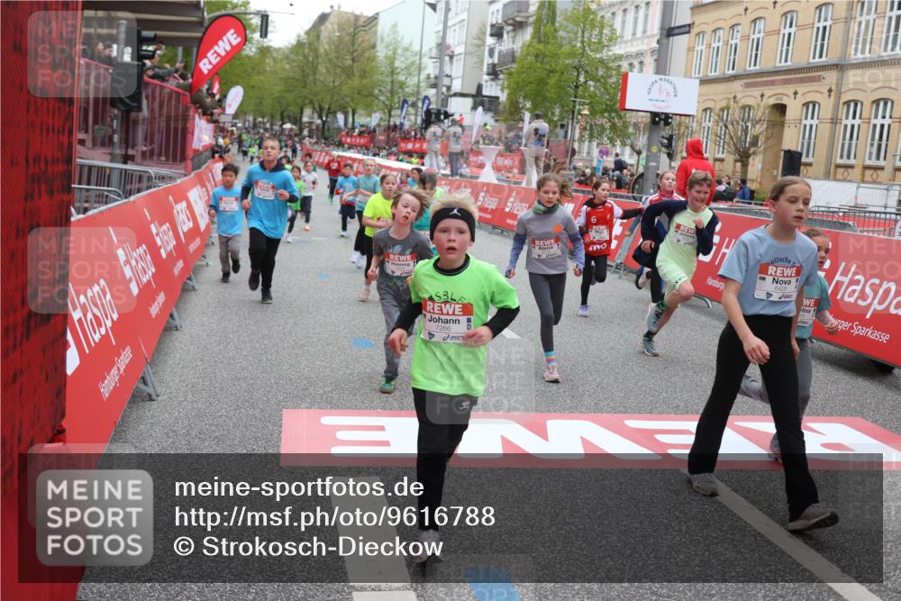 25.04.2026 - Das Zehntel Strokosch-Dieckow http://msf.ph/oto/9616788 25.04.2026 10:56:48 Ziel 5257, 5319, 5322, 5342, 5507, 5511, 5644, 5646, 5747, 5872, 6011, 6013, 6031, 6224, 6385, 6429, 6713, 6875, 6939, 6989, 7005, 7131, 7250, 7266, 7319, 7468, 7592, 8066 meine-sportfotos.de