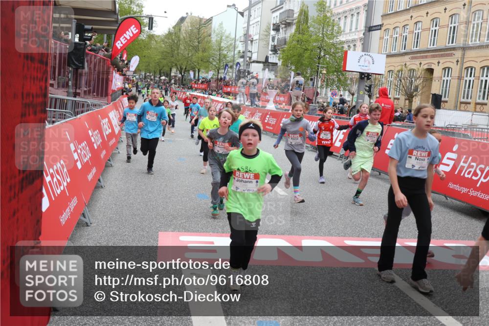25.04.2026 - Das Zehntel Strokosch-Dieckow http://msf.ph/oto/9616808 25.04.2026 10:56:48 Ziel 5257, 5319, 5322, 5342, 5507, 5511, 5644, 5646, 5747, 5872, 6011, 6013, 6031, 6224, 6385, 6429, 6713, 6875, 6939, 6989, 7005, 7131, 7250, 7266, 7319, 7468, 7592, 8066 meine-sportfotos.de