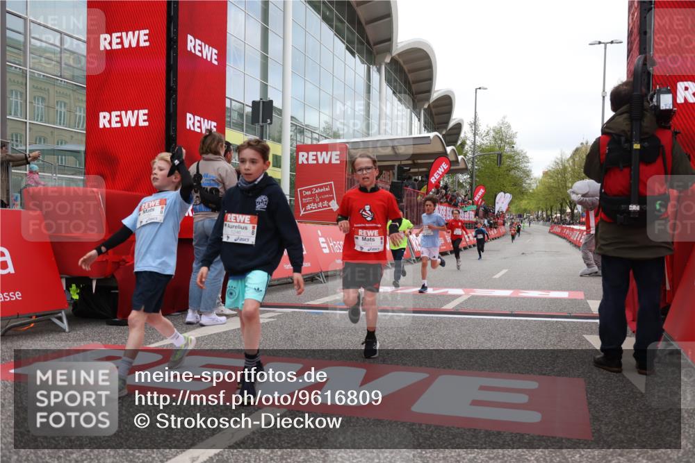 25.04.2026 - Das Zehntel Strokosch-Dieckow http://msf.ph/oto/9616809 25.04.2026 08:48:15 Ziel 1184, 1223, 1246, 2005, 2981, 3402, 4022, 4024, 4070 meine-sportfotos.de