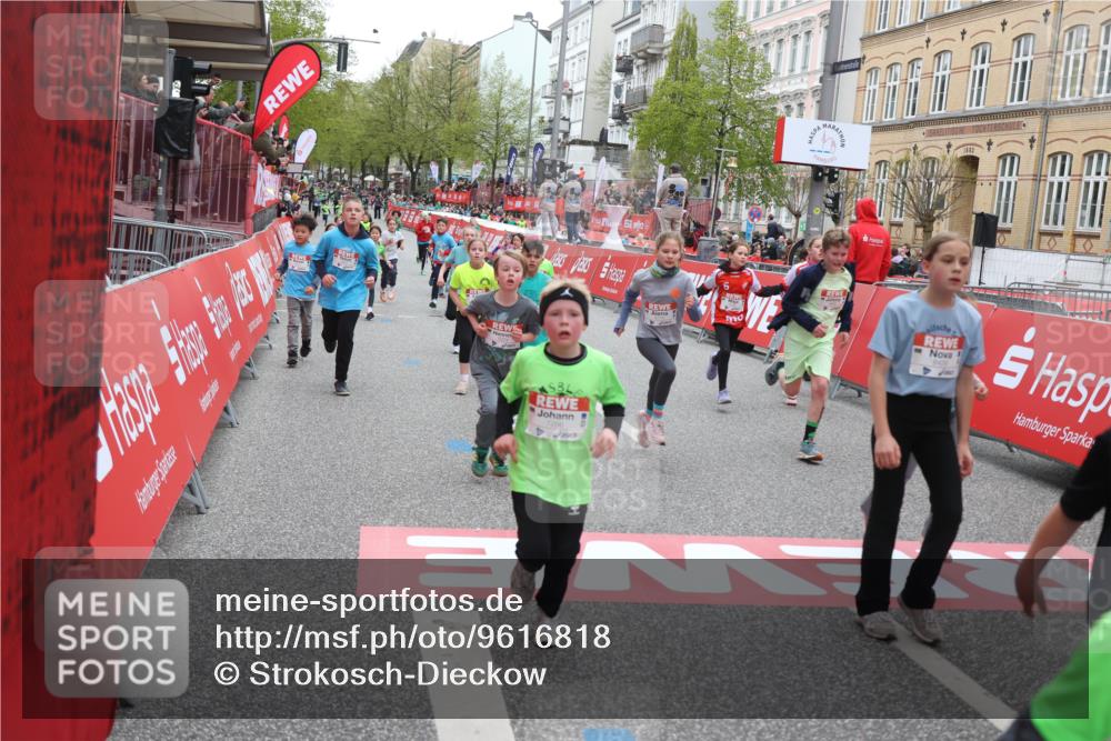 25.04.2026 - Das Zehntel Strokosch-Dieckow http://msf.ph/oto/9616818 25.04.2026 10:56:48 Ziel 5257, 5319, 5322, 5342, 5507, 5511, 5644, 5646, 5747, 5872, 6011, 6013, 6031, 6224, 6385, 6429, 6713, 6875, 6939, 6989, 7005, 7131, 7250, 7266, 7319, 7468, 7592, 8066 meine-sportfotos.de