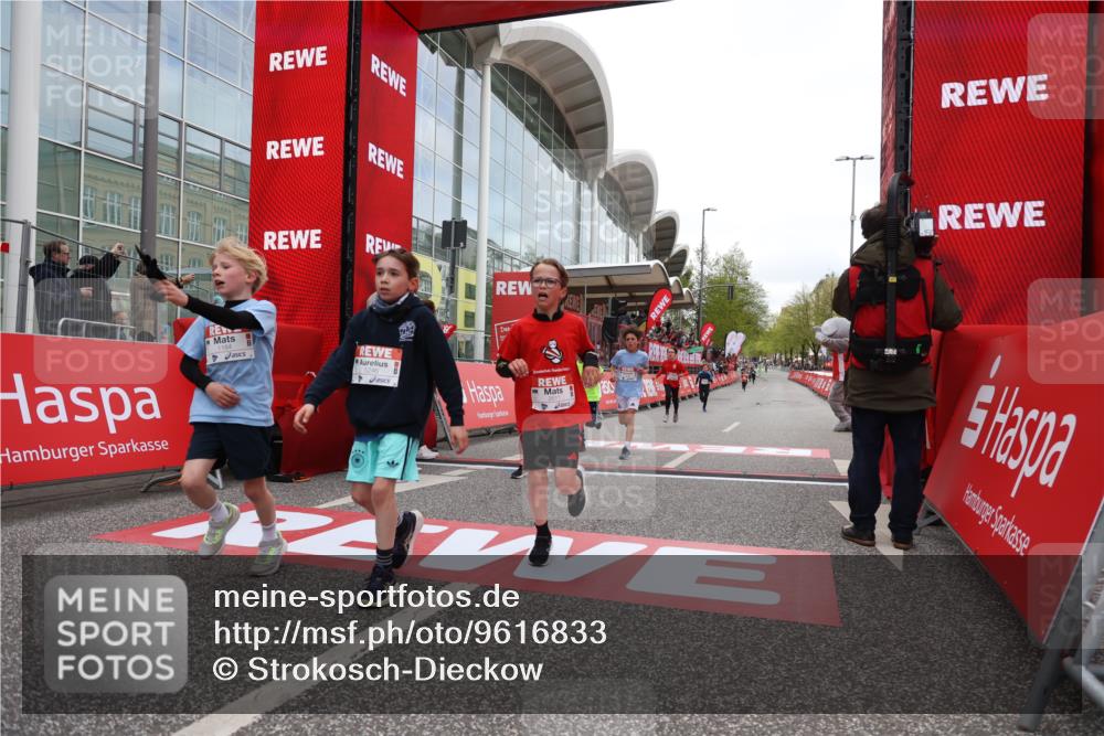 25.04.2026 - Das Zehntel Strokosch-Dieckow http://msf.ph/oto/9616833 25.04.2026 08:48:16 Ziel 1184, 1223, 1246, 2005, 2611, 3402, 4022, 4024, 4070 meine-sportfotos.de