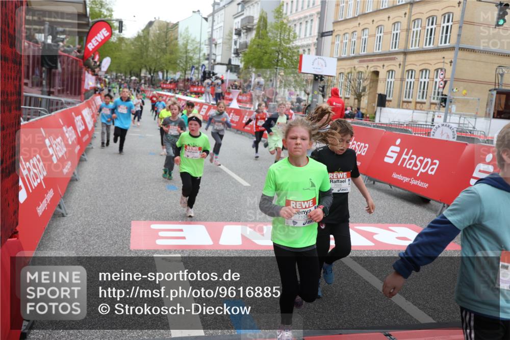 25.04.2026 - Das Zehntel Strokosch-Dieckow http://msf.ph/oto/9616885 25.04.2026 10:56:47 Ziel 5257, 5322, 5326, 5342, 5507, 5511, 5644, 5646, 5747, 5872, 6011, 6013, 6031, 6224, 6385, 6429, 6713, 6989, 7005, 7131, 7266, 7319, 7468, 7592, 7712, 8066 meine-sportfotos.de