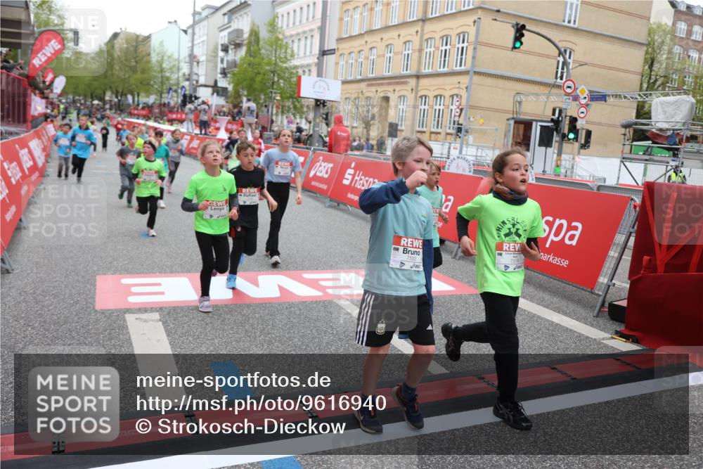 25.04.2026 - Das Zehntel Strokosch-Dieckow http://msf.ph/oto/9616940 25.04.2026 10:56:46 Ziel 5257, 5325, 5326, 5342, 5507, 5511, 5513, 5644, 5646, 5747, 5872, 6011, 6013, 6031, 6385, 6429, 6713, 6989, 7005, 7131, 7266, 7319, 7368, 7369, 7468, 7592, 7712, 7827, 8007 meine-sportfotos.de