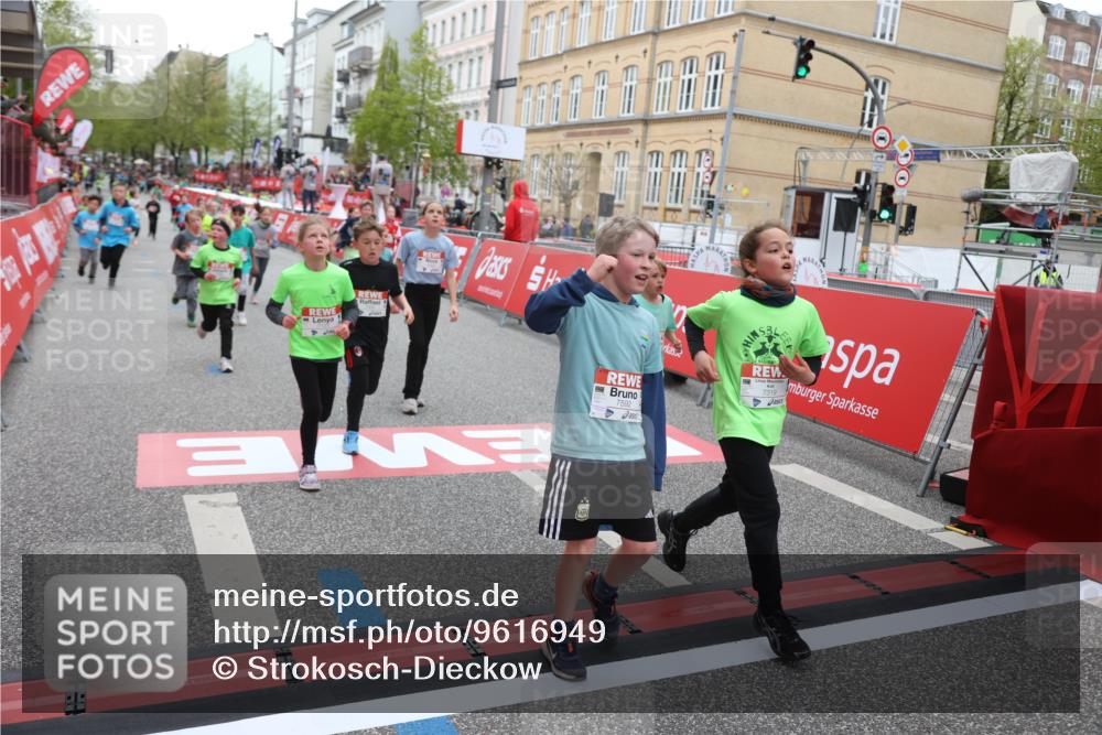 25.04.2026 - Das Zehntel Strokosch-Dieckow http://msf.ph/oto/9616949 25.04.2026 10:56:46 Ziel 5257, 5325, 5326, 5342, 5507, 5511, 5513, 5644, 5646, 5747, 5872, 6011, 6013, 6031, 6385, 6429, 6713, 6989, 7005, 7131, 7266, 7319, 7368, 7369, 7468, 7592, 7712, 7827, 8007 meine-sportfotos.de