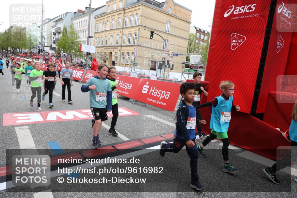 25.04.2026 - Das Zehntel Strokosch-Dieckow http://msf.ph/oto/9616982 25.04.2026 10:56:46 Ziel 5257, 5325, 5326, 5342, 5507, 5511, 5513, 5644, 5646, 5747, 5872, 6011, 6013, 6031, 6385, 6429, 6713, 6989, 7005, 7131, 7266, 7319, 7368, 7369, 7468, 7592, 7712, 7827, 8007 meine-sportfotos.de