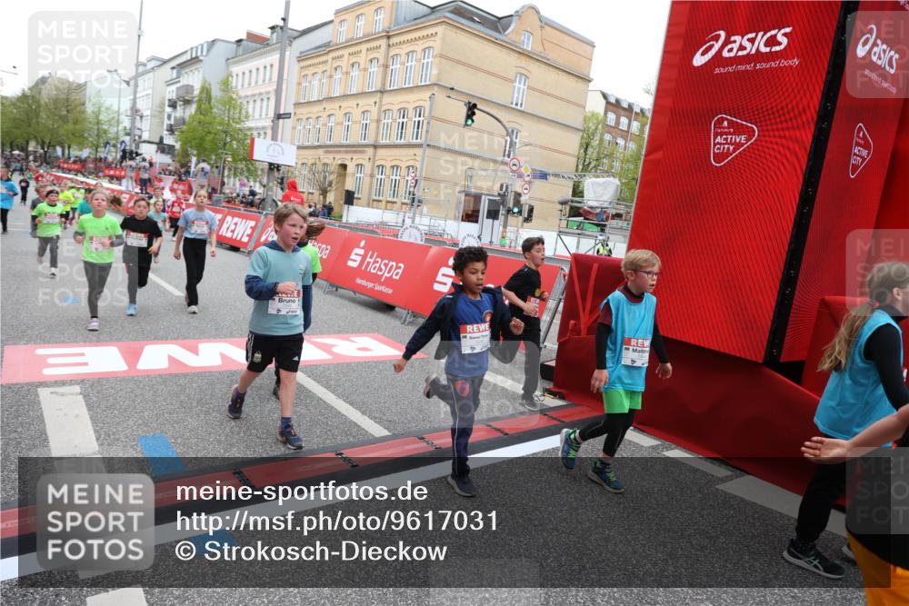 25.04.2026 - Das Zehntel Strokosch-Dieckow http://msf.ph/oto/9617031 25.04.2026 10:56:46 Ziel 5257, 5325, 5326, 5342, 5507, 5511, 5513, 5644, 5646, 5747, 5872, 6011, 6013, 6031, 6385, 6429, 6713, 6989, 7005, 7131, 7266, 7319, 7368, 7369, 7468, 7592, 7712, 7827, 8007 meine-sportfotos.de