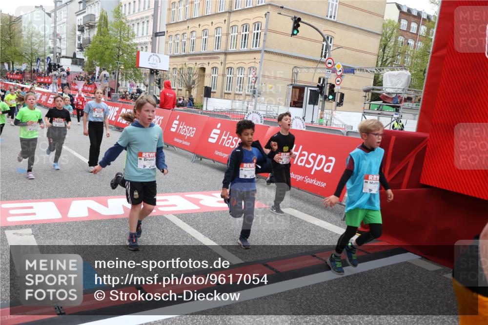 25.04.2026 - Das Zehntel Strokosch-Dieckow http://msf.ph/oto/9617054 25.04.2026 10:56:45 Ziel 5039, 5257, 5325, 5326, 5342, 5507, 5511, 5513, 5644, 5646, 5747, 5872, 6011, 6013, 6031, 6385, 6429, 6989, 7005, 7131, 7319, 7368, 7369, 7592, 7712, 7803, 7827, 8007 meine-sportfotos.de