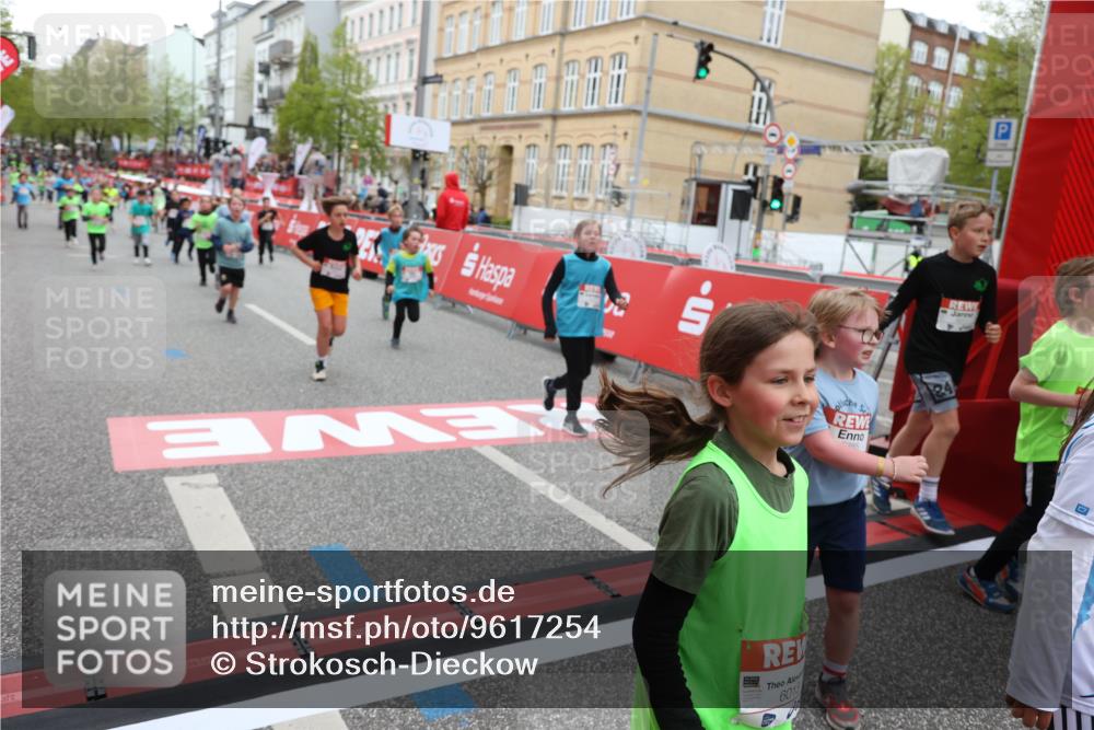 25.04.2026 - Das Zehntel Strokosch-Dieckow http://msf.ph/oto/9617254 25.04.2026 10:56:43 Ziel 5039, 5257, 5325, 5326, 5342, 5507, 5511, 5513, 5644, 5646, 5747, 6011, 6013, 6074, 6385, 6412, 6429, 6663, 6886, 7267, 7368, 7369, 7712, 7801, 7803, 7827, 8007 meine-sportfotos.de