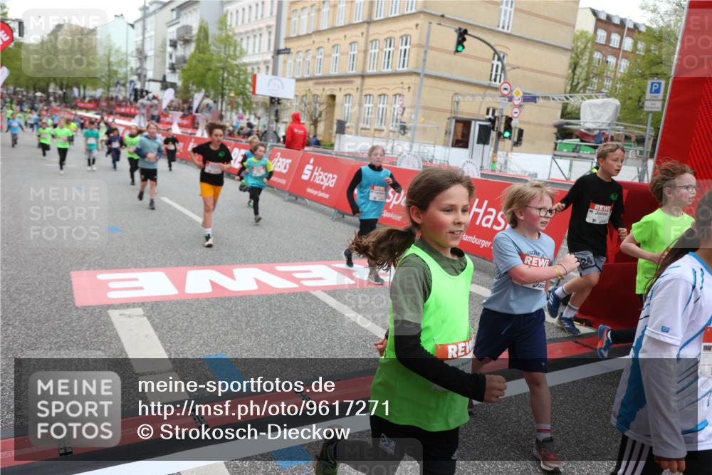 25.04.2026 - Das Zehntel Strokosch-Dieckow http://msf.ph/oto/9617271 25.04.2026 10:56:43 Ziel 5039, 5257, 5325, 5326, 5342, 5507, 5511, 5513, 5644, 5646, 5747, 6011, 6013, 6074, 6385, 6412, 6429, 6663, 6886, 7267, 7368, 7369, 7712, 7801, 7803, 7827, 8007 meine-sportfotos.de