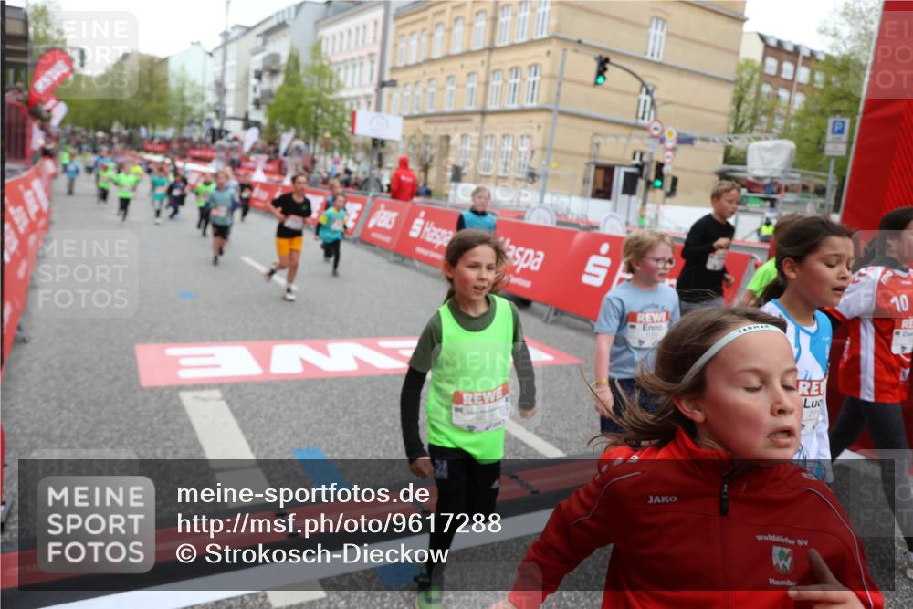 25.04.2026 - Das Zehntel Strokosch-Dieckow http://msf.ph/oto/9617288 25.04.2026 10:56:42 Ziel 5039, 5229, 5257, 5325, 5326, 5507, 5511, 5513, 5646, 5747, 6011, 6013, 6074, 6385, 6412, 6429, 6663, 6886, 7267, 7288, 7368, 7369, 7712, 7801, 7803, 7827, 8007 meine-sportfotos.de