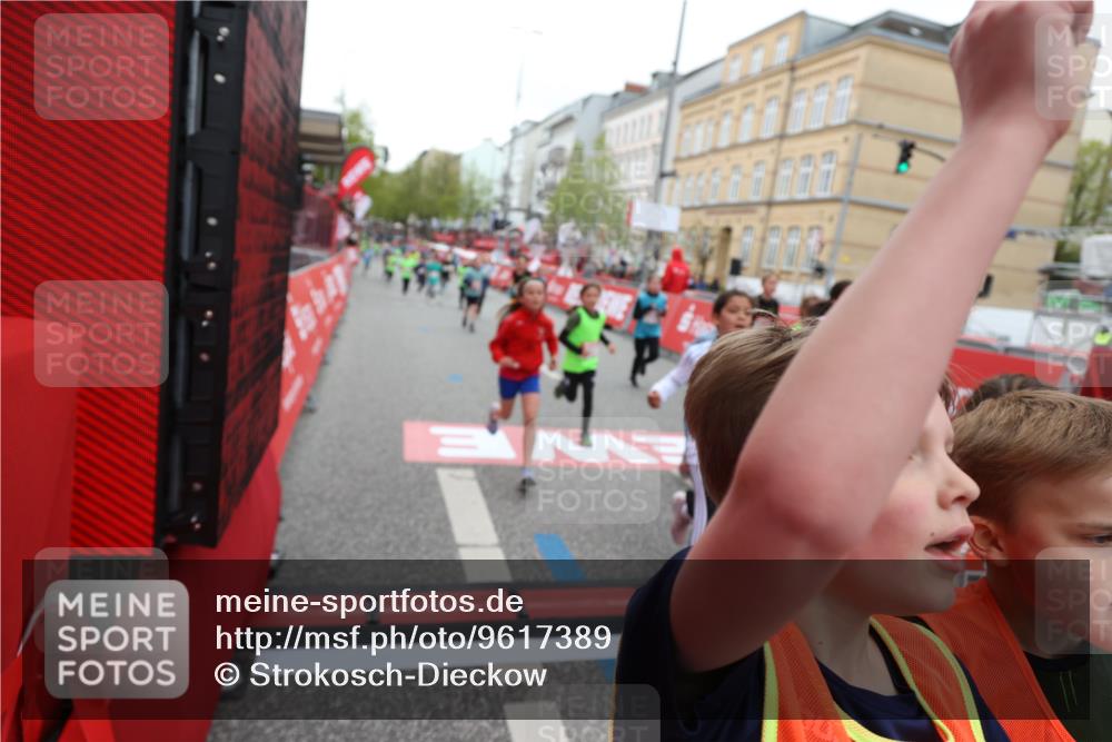 25.04.2026 - Das Zehntel Strokosch-Dieckow http://msf.ph/oto/9617389 25.04.2026 10:56:41 Ziel 5039, 5229, 5257, 5325, 5326, 5511, 5513, 5583, 5747, 6011, 6013, 6014, 6074, 6385, 6412, 6663, 6886, 7267, 7288, 7368, 7369, 7712, 7801, 7803, 7827, 8007 meine-sportfotos.de