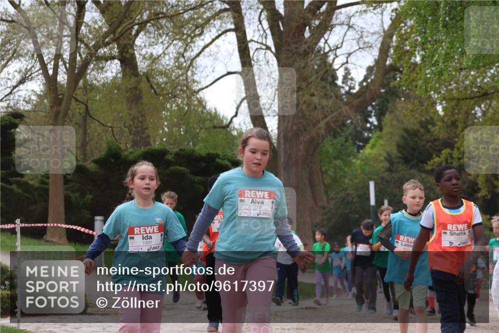 25.04.2026 - Das Zehntel Zöllner http://msf.ph/oto/9617397 25.04.2026 09:49:42 Laufen 7491, 7606, 7351 meine-sportfotos.de