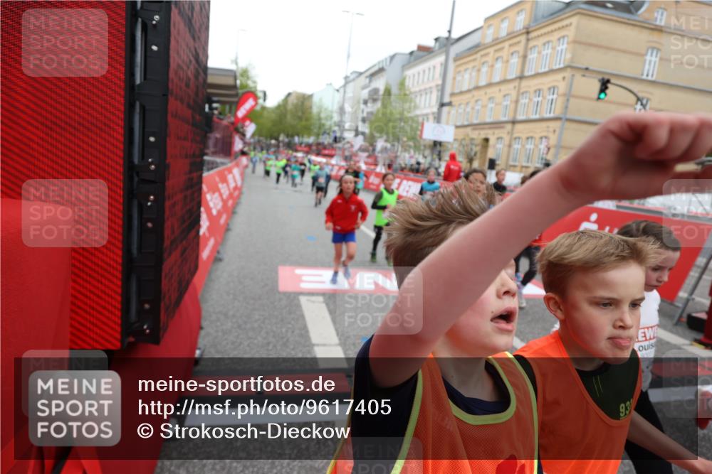 25.04.2026 - Das Zehntel Strokosch-Dieckow http://msf.ph/oto/9617405 25.04.2026 10:56:41 Ziel 5039, 5229, 5257, 5325, 5326, 5511, 5513, 5583, 5747, 6011, 6013, 6014, 6074, 6385, 6412, 6663, 6886, 7267, 7288, 7368, 7369, 7712, 7801, 7803, 7827, 8007 meine-sportfotos.de