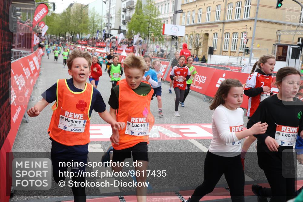 25.04.2026 - Das Zehntel Strokosch-Dieckow http://msf.ph/oto/9617435 25.04.2026 10:56:40 Ziel 5039, 5229, 5257, 5325, 5326, 5511, 5513, 5578, 5583, 5741, 5790, 6011, 6013, 6014, 6074, 6385, 6412, 6552, 6663, 6886, 7267, 7288, 7368, 7369, 7712, 7801, 7803, 7827, 8007 meine-sportfotos.de