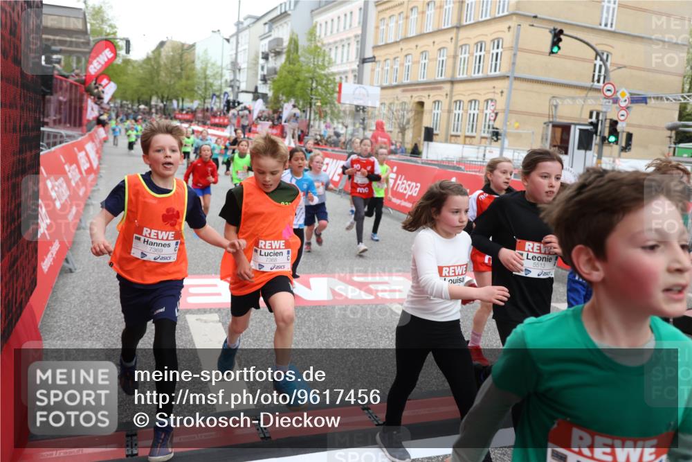 25.04.2026 - Das Zehntel Strokosch-Dieckow http://msf.ph/oto/9617456 25.04.2026 10:56:40 Ziel 5039, 5229, 5257, 5325, 5326, 5511, 5513, 5578, 5583, 5741, 5790, 6011, 6013, 6014, 6074, 6385, 6412, 6552, 6663, 6886, 7267, 7288, 7368, 7369, 7712, 7801, 7803, 7827, 8007 meine-sportfotos.de