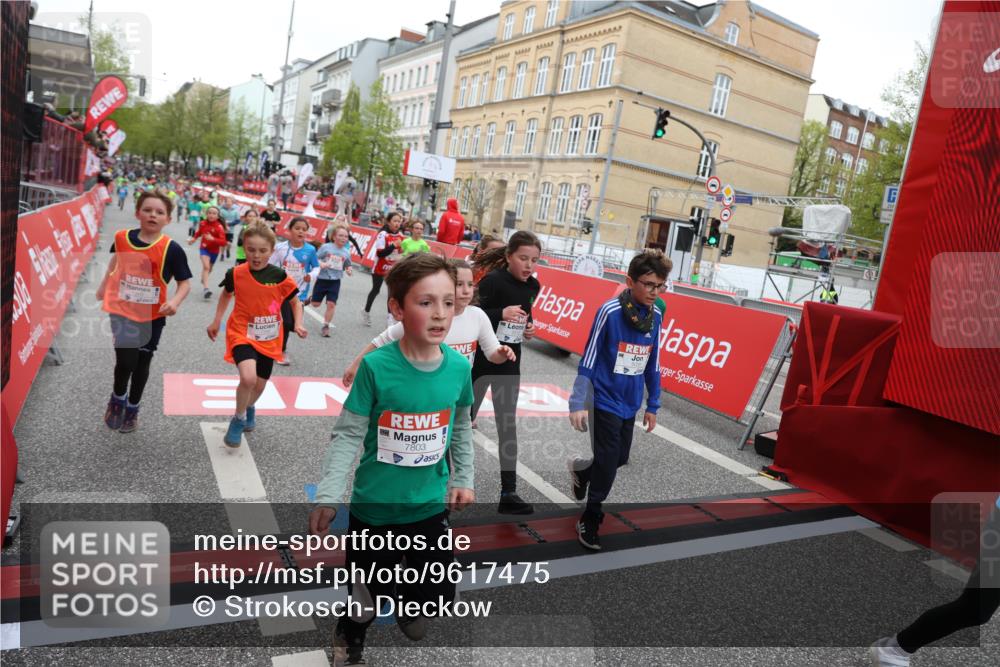 25.04.2026 - Das Zehntel Strokosch-Dieckow http://msf.ph/oto/9617475 25.04.2026 10:56:40 Ziel 5039, 5229, 5257, 5325, 5326, 5511, 5513, 5578, 5583, 5741, 5790, 6011, 6013, 6014, 6074, 6385, 6412, 6552, 6663, 6886, 7267, 7288, 7368, 7369, 7712, 7801, 7803, 7827, 8007 meine-sportfotos.de