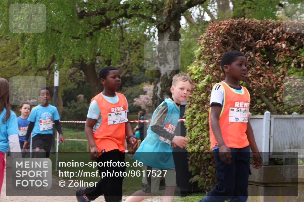 25.04.2026 - Das Zehntel Zöllner http://msf.ph/oto/9617527 25.04.2026 09:49:45 Laufen 7379, 7351 meine-sportfotos.de