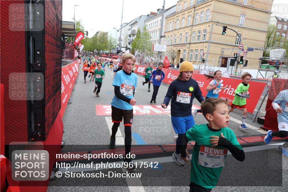25.04.2026 - Das Zehntel Strokosch-Dieckow http://msf.ph/oto/9617542 25.04.2026 10:56:38 Ziel 5039, 5229, 5325, 5505, 5513, 5576, 5578, 5583, 5741, 5790, 5978, 6014, 6067, 6074, 6412, 6552, 6663, 6871, 6876, 6884, 6886, 7267, 7288, 7368, 7369, 7702, 7715, 7759, 7801, 7803, 7827, 7849, 7903, 7970, 8007 meine-sportfotos.de