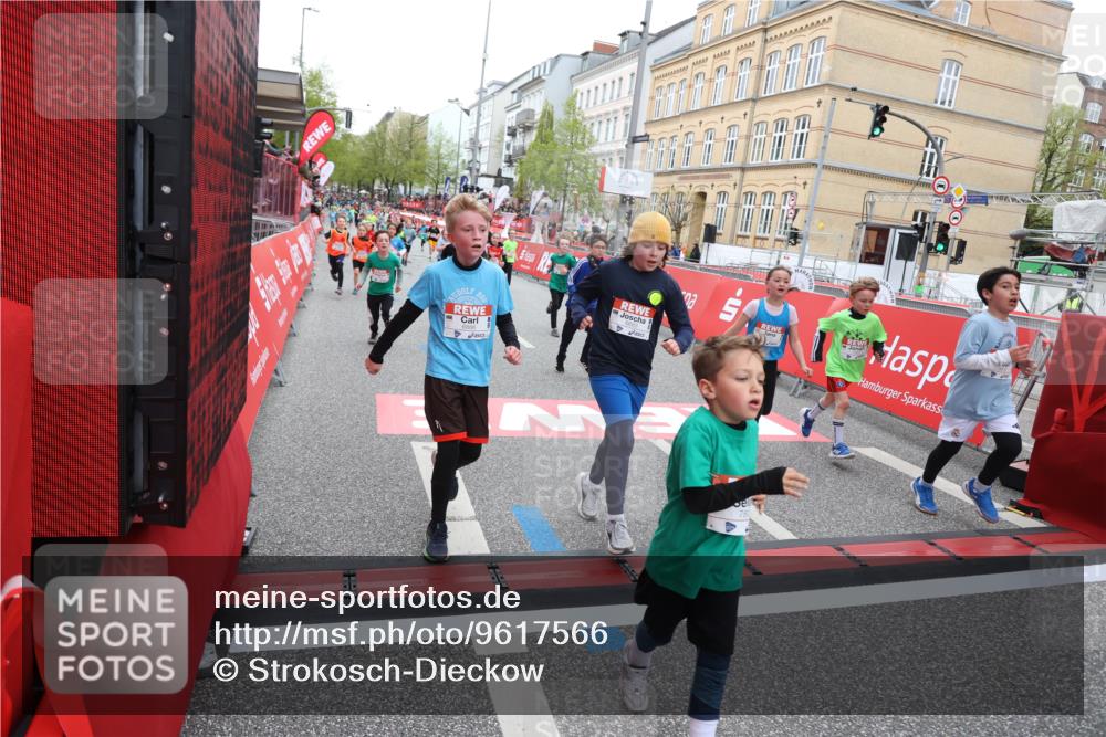 25.04.2026 - Das Zehntel Strokosch-Dieckow http://msf.ph/oto/9617566 25.04.2026 10:56:38 Ziel 5039, 5229, 5325, 5505, 5513, 5576, 5578, 5583, 5741, 5790, 5978, 6014, 6067, 6074, 6412, 6552, 6663, 6871, 6876, 6884, 6886, 7267, 7288, 7368, 7369, 7702, 7715, 7759, 7801, 7803, 7827, 7849, 7903, 7970, 8007 meine-sportfotos.de