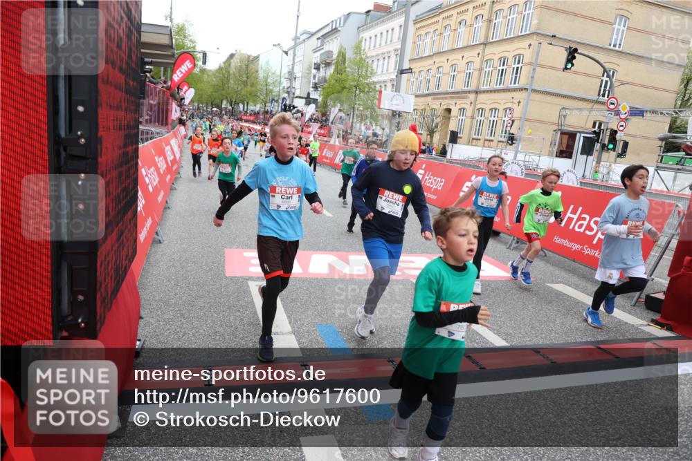 25.04.2026 - Das Zehntel Strokosch-Dieckow http://msf.ph/oto/9617600 25.04.2026 10:56:38 Ziel 5039, 5229, 5325, 5505, 5513, 5576, 5578, 5583, 5741, 5790, 5978, 6014, 6067, 6074, 6412, 6552, 6663, 6871, 6876, 6884, 6886, 7267, 7288, 7368, 7369, 7702, 7715, 7759, 7801, 7803, 7827, 7849, 7903, 7970, 8007 meine-sportfotos.de