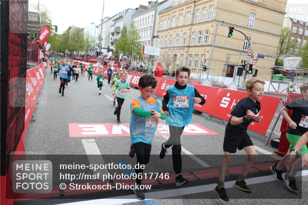 25.04.2026 - Das Zehntel Strokosch-Dieckow http://msf.ph/oto/9617746 25.04.2026 10:56:35 Ziel 5226, 5229, 5420, 5505, 5576, 5578, 5583, 5741, 5790, 5978, 6014, 6067, 6552, 6871, 6876, 6884, 6886, 6952, 6953, 6965, 6999, 7228, 7288, 7702, 7715, 7759, 7801, 7835, 7849, 7903, 7970 meine-sportfotos.de