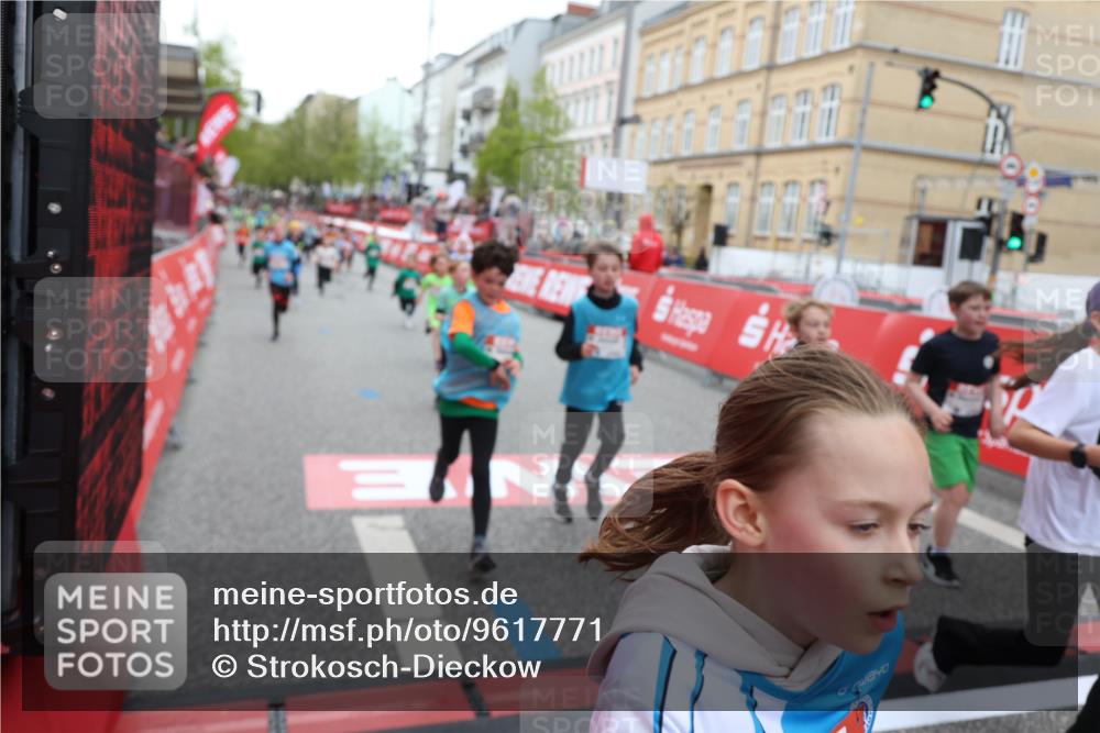 25.04.2026 - Das Zehntel Strokosch-Dieckow http://msf.ph/oto/9617771 25.04.2026 10:56:34 Ziel 5226, 5229, 5420, 5443, 5505, 5576, 5578, 5583, 5741, 5790, 5978, 6010, 6014, 6025, 6067, 6552, 6871, 6876, 6884, 6952, 6953, 6965, 6999, 7115, 7132, 7228, 7288, 7518, 7702, 7715, 7759, 7835, 7849, 7903, 7970 meine-sportfotos.de