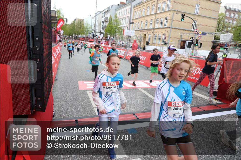 25.04.2026 - Das Zehntel Strokosch-Dieckow http://msf.ph/oto/9617781 25.04.2026 10:56:34 Ziel 5226, 5229, 5420, 5443, 5505, 5576, 5578, 5583, 5741, 5790, 5978, 6010, 6014, 6025, 6067, 6552, 6871, 6876, 6884, 6952, 6953, 6965, 6999, 7115, 7132, 7228, 7288, 7518, 7702, 7715, 7759, 7835, 7849, 7903, 7970 meine-sportfotos.de