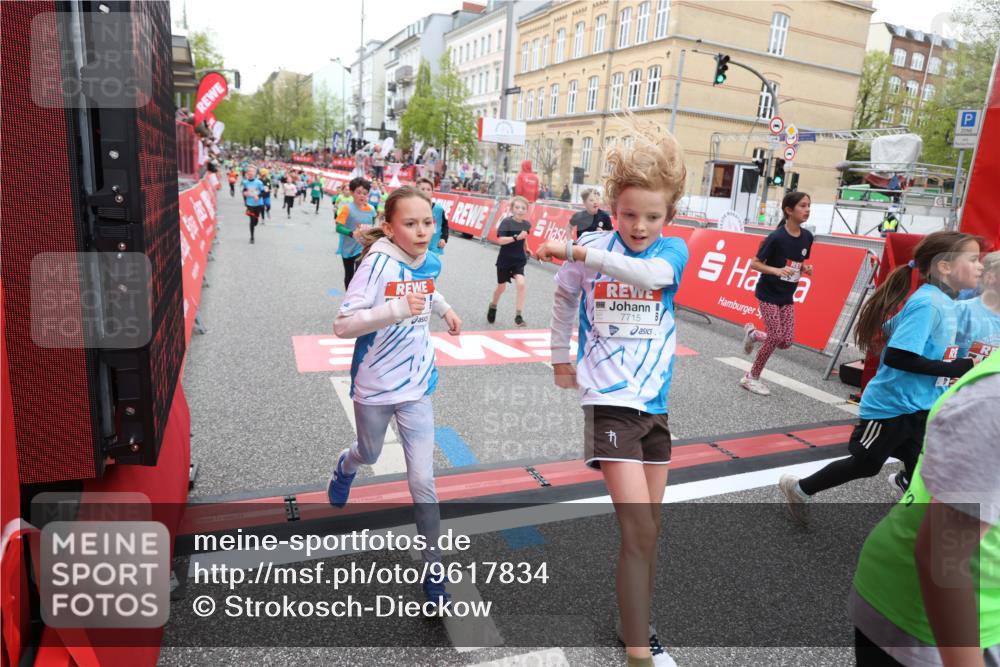 25.04.2026 - Das Zehntel Strokosch-Dieckow http://msf.ph/oto/9617834 25.04.2026 10:56:34 Ziel 5226, 5229, 5420, 5443, 5505, 5576, 5578, 5583, 5741, 5790, 5978, 6010, 6014, 6025, 6067, 6552, 6871, 6876, 6884, 6952, 6953, 6965, 6999, 7115, 7132, 7228, 7288, 7518, 7702, 7715, 7759, 7835, 7849, 7903, 7970 meine-sportfotos.de