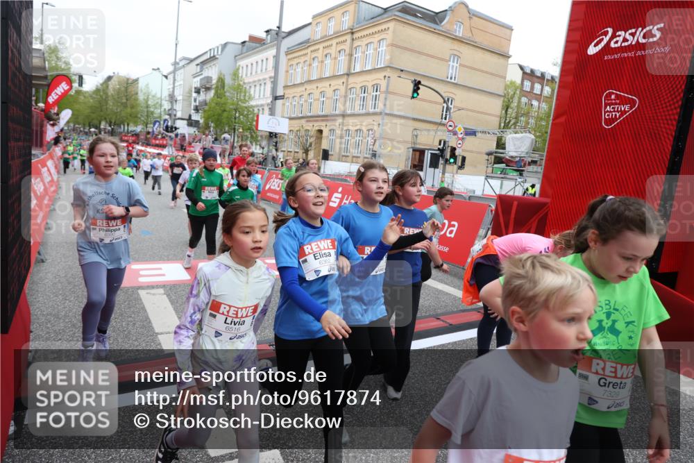 25.04.2026 - Das Zehntel Strokosch-Dieckow http://msf.ph/oto/9617874 25.04.2026 11:01:02 Ziel 5045, 5094, 5155, 5163, 5389, 5436, 5538, 5541, 5983, 6214, 6218, 6320, 6362, 6366, 6384, 6390, 6492, 6516, 6572, 6631, 6648, 6872, 6896, 7015, 7029, 7045, 7098, 7119, 7329, 7338, 7346, 7376, 7411, 7521, 7730, 7850 meine-sportfotos.de