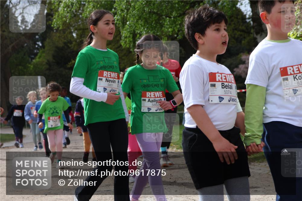25.04.2026 - Das Zehntel Zöllner http://msf.ph/oto/9617875 25.04.2026 09:49:59 Laufen 5851, 5853, 5074, 50 meine-sportfotos.de