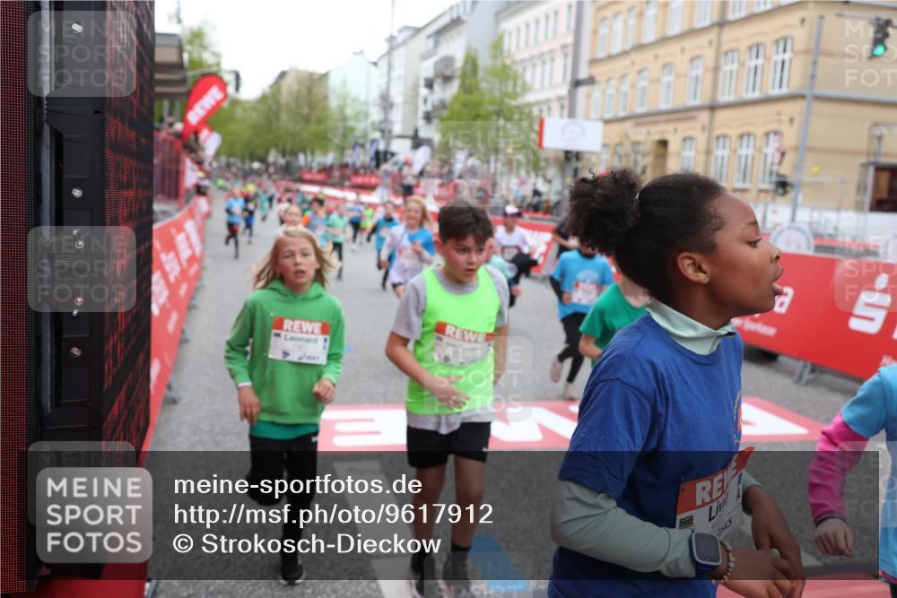 25.04.2026 - Das Zehntel Strokosch-Dieckow http://msf.ph/oto/9617912 25.04.2026 10:56:32 Ziel 5099, 5226, 5367, 5420, 5443, 5505, 5576, 5578, 5696, 5741, 5790, 5978, 6010, 6025, 6067, 6552, 6586, 6871, 6876, 6884, 6952, 6953, 6965, 6999, 7115, 7132, 7228, 7518, 7702, 7715, 7759, 7835, 7849, 7903, 7970 meine-sportfotos.de