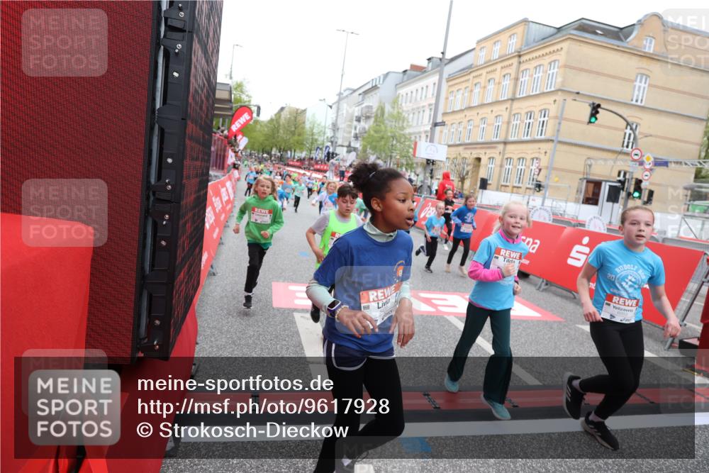 25.04.2026 - Das Zehntel Strokosch-Dieckow http://msf.ph/oto/9617928 25.04.2026 10:56:31 Ziel 5099, 5226, 5367, 5420, 5443, 5505, 5576, 5696, 5721, 5791, 5978, 6010, 6025, 6067, 6093, 6586, 6871, 6876, 6884, 6952, 6953, 6965, 6999, 7115, 7132, 7228, 7518, 7702, 7715, 7759, 7835, 7849, 7903, 7970 meine-sportfotos.de