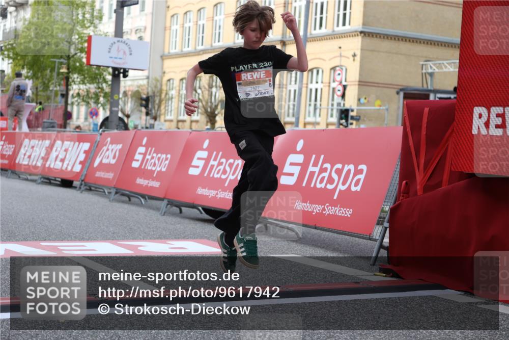 25.04.2026 - Das Zehntel Strokosch-Dieckow http://msf.ph/oto/9617942 25.04.2026 09:11:20 Ziel 1427, 1901, 2529, 3447 meine-sportfotos.de