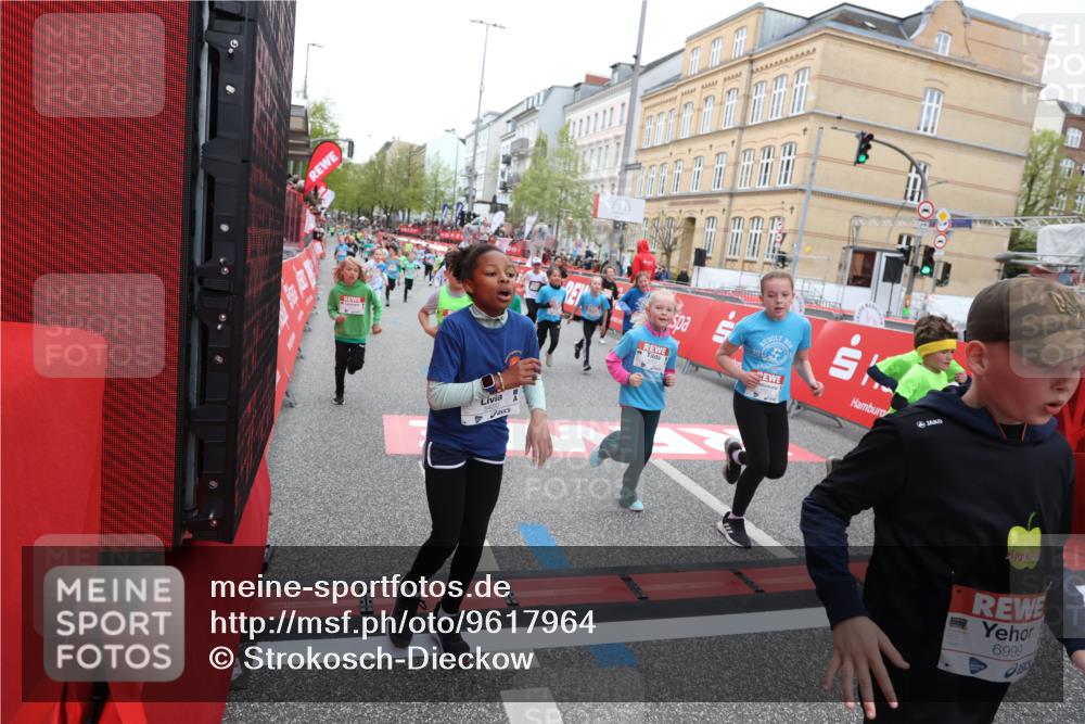 25.04.2026 - Das Zehntel Strokosch-Dieckow http://msf.ph/oto/9617964 25.04.2026 10:56:31 Ziel 5099, 5226, 5367, 5420, 5443, 5505, 5576, 5696, 5721, 5791, 5978, 6010, 6025, 6067, 6093, 6586, 6871, 6876, 6884, 6952, 6953, 6965, 6999, 7115, 7132, 7228, 7518, 7702, 7715, 7759, 7835, 7849, 7903, 7970 meine-sportfotos.de