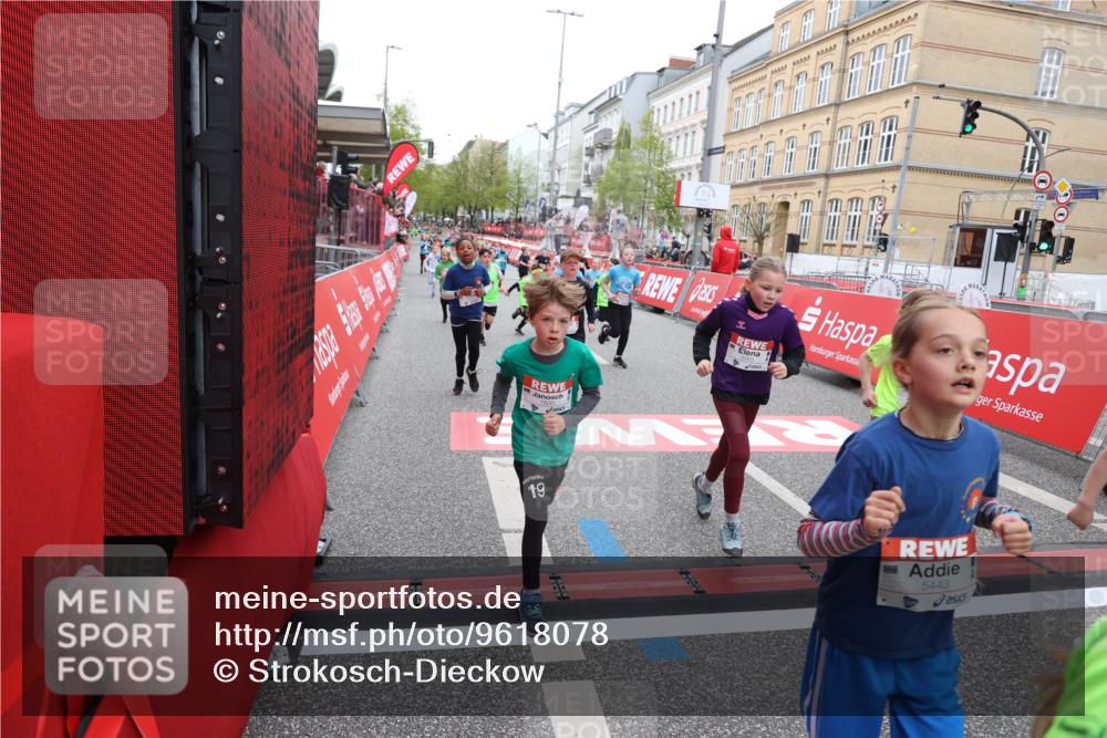 25.04.2026 - Das Zehntel Strokosch-Dieckow http://msf.ph/oto/9618078 25.04.2026 10:56:29 Ziel 5099, 5195, 5226, 5367, 5420, 5443, 5494, 5696, 5721, 5756, 5791, 6010, 6025, 6093, 6586, 6952, 6953, 6965, 6999, 7115, 7132, 7228, 7518, 7679, 7835, 7879 meine-sportfotos.de
