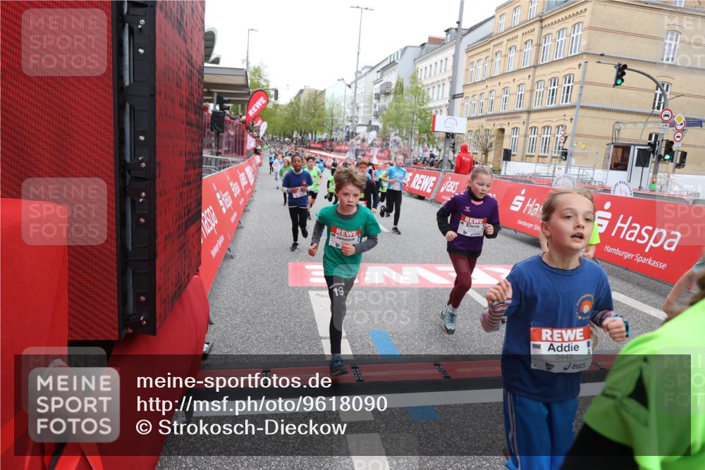 25.04.2026 - Das Zehntel Strokosch-Dieckow http://msf.ph/oto/9618090 25.04.2026 10:56:29 Ziel 5099, 5195, 5226, 5367, 5420, 5443, 5494, 5696, 5721, 5756, 5791, 6010, 6025, 6093, 6586, 6952, 6953, 6965, 6999, 7115, 7132, 7228, 7518, 7679, 7835, 7879 meine-sportfotos.de