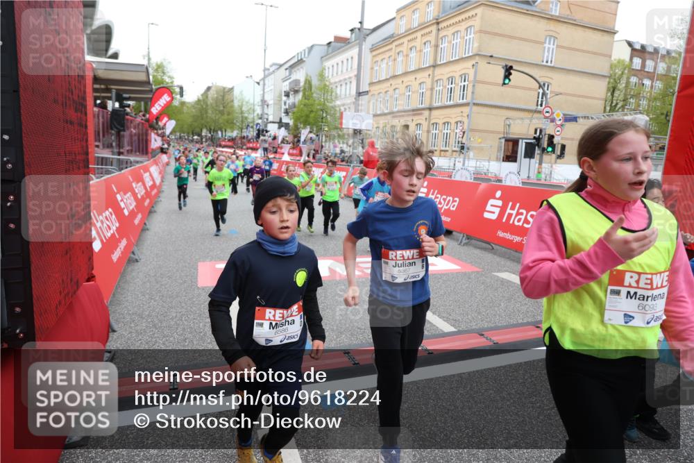 25.04.2026 - Das Zehntel Strokosch-Dieckow http://msf.ph/oto/9618224 25.04.2026 10:56:26 Ziel 5099, 5195, 5274, 5364, 5367, 5443, 5493, 5494, 5549, 5553, 5696, 5697, 5721, 5756, 5791, 6010, 6025, 6093, 6526, 6586, 6813, 7092, 7115, 7132, 7149, 7161, 7466, 7518, 7679, 7875, 7879 meine-sportfotos.de