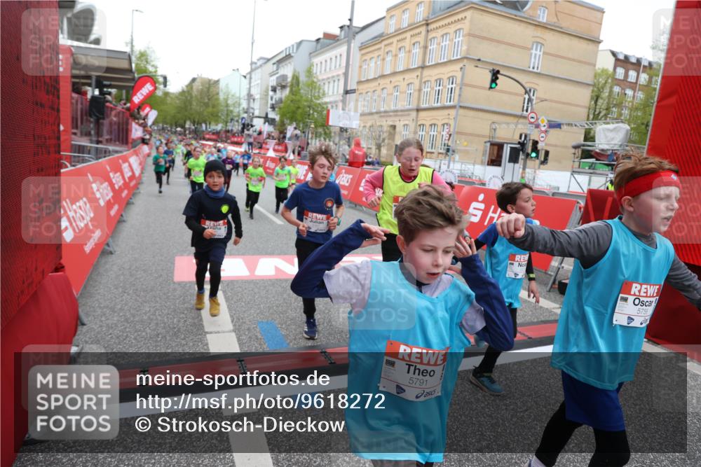25.04.2026 - Das Zehntel Strokosch-Dieckow http://msf.ph/oto/9618272 25.04.2026 10:56:26 Ziel 5099, 5195, 5274, 5364, 5367, 5443, 5493, 5494, 5549, 5553, 5696, 5697, 5721, 5756, 5791, 6010, 6025, 6093, 6526, 6586, 6813, 7092, 7115, 7132, 7149, 7161, 7466, 7518, 7679, 7875, 7879 meine-sportfotos.de