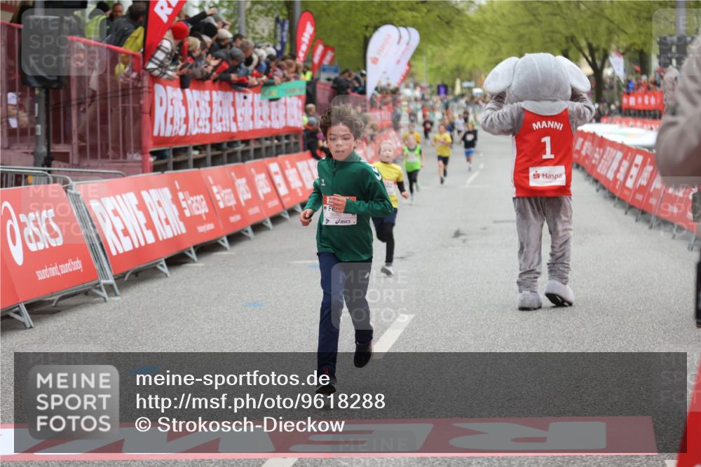 25.04.2026 - Das Zehntel Strokosch-Dieckow http://msf.ph/oto/9618288 25.04.2026 08:48:47 Ziel 3107, 3394, 3408, 3410, 3580 meine-sportfotos.de