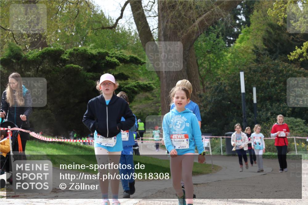 25.04.2026 - Das Zehntel Zöllner http://msf.ph/oto/9618308 25.04.2026 09:50:24 Laufen 6862, 6828, 10 meine-sportfotos.de