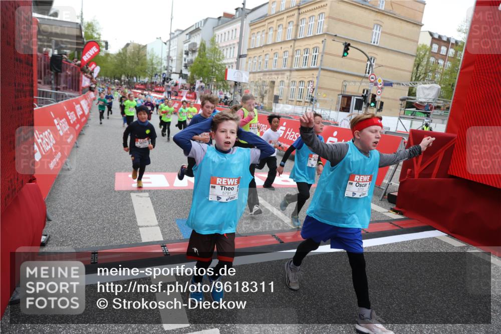 25.04.2026 - Das Zehntel Strokosch-Dieckow http://msf.ph/oto/9618311 25.04.2026 10:56:25 Ziel 5099, 5195, 5274, 5364, 5367, 5405, 5493, 5494, 5549, 5553, 5696, 5697, 5721, 5756, 5791, 6093, 6152, 6526, 6586, 6813, 7092, 7149, 7161, 7308, 7466, 7543, 7679, 7875, 7879 meine-sportfotos.de