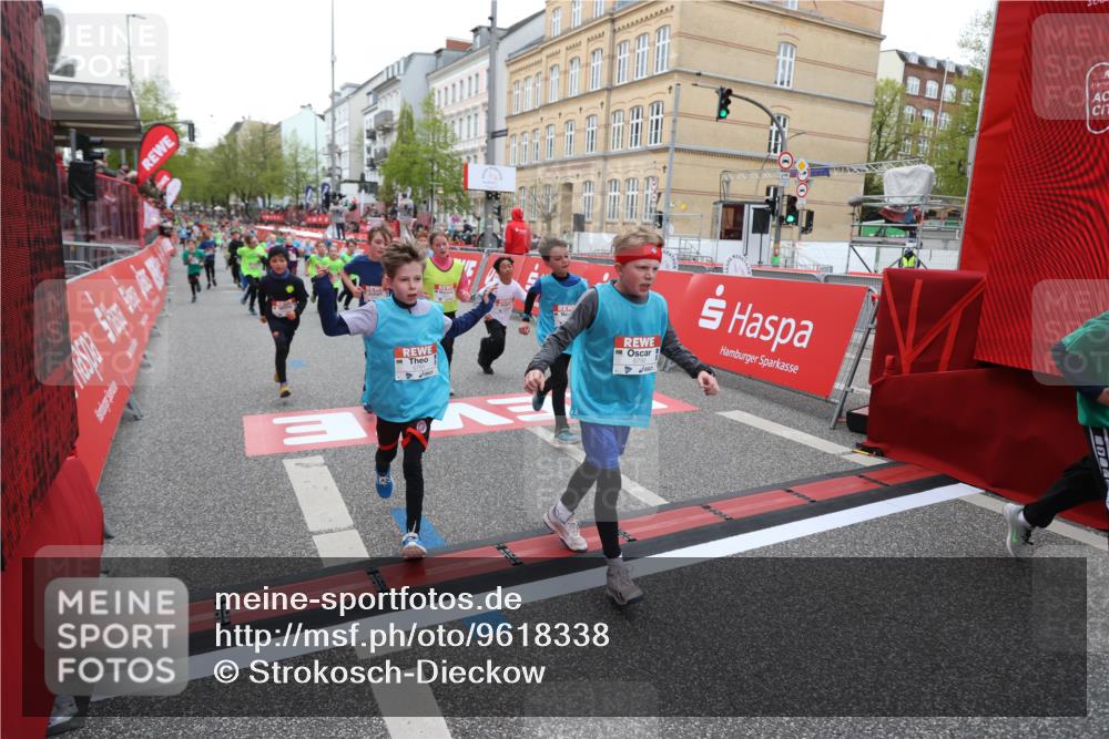 25.04.2026 - Das Zehntel Strokosch-Dieckow http://msf.ph/oto/9618338 25.04.2026 10:56:25 Ziel 5099, 5195, 5274, 5364, 5367, 5405, 5493, 5494, 5549, 5553, 5696, 5697, 5721, 5756, 5791, 6093, 6152, 6526, 6586, 6813, 7092, 7149, 7161, 7308, 7466, 7543, 7679, 7875, 7879 meine-sportfotos.de