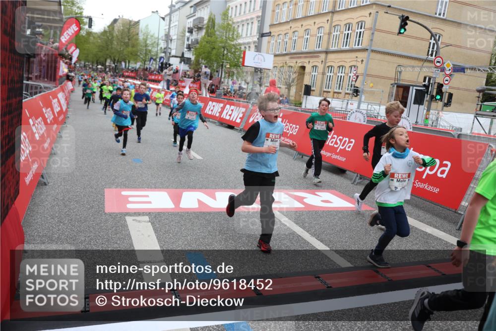 25.04.2026 - Das Zehntel Strokosch-Dieckow http://msf.ph/oto/9618452 25.04.2026 10:56:23 Ziel 5195, 5274, 5364, 5381, 5405, 5493, 5494, 5549, 5553, 5697, 5721, 5756, 5791, 6093, 6152, 6526, 6813, 7092, 7149, 7161, 7244, 7308, 7466, 7543, 7679, 7875, 7879, 8009 meine-sportfotos.de