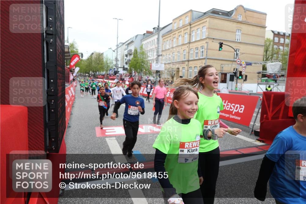 25.04.2026 - Das Zehntel Strokosch-Dieckow http://msf.ph/oto/9618455 25.04.2026 11:00:55 Ziel 5078, 5094, 5155, 5163, 5164, 5238, 5297, 5301, 5358, 5408, 5438, 5460, 5767, 6214, 6218, 6257, 6261, 6270, 6274, 6305, 6306, 6320, 6387, 6427, 6556, 6572, 6608, 6631, 6975, 7076, 7081, 7376, 7411, 7535, 7559, 7761, 7876 meine-sportfotos.de