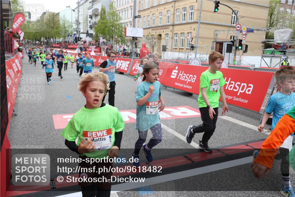 25.04.2026 - Das Zehntel Strokosch-Dieckow http://msf.ph/oto/9618482 25.04.2026 10:56:22 Ziel 5195, 5274, 5364, 5381, 5405, 5493, 5494, 5549, 5553, 5697, 5756, 6152, 6526, 6813, 7092, 7149, 7161, 7244, 7308, 7466, 7543, 7679, 7875, 7879, 8009 meine-sportfotos.de
