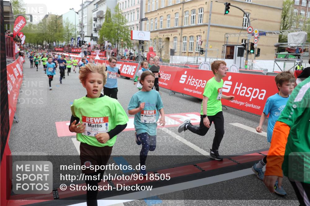 25.04.2026 - Das Zehntel Strokosch-Dieckow http://msf.ph/oto/9618505 25.04.2026 10:56:22 Ziel 5195, 5274, 5364, 5381, 5405, 5493, 5494, 5549, 5553, 5697, 5756, 6152, 6526, 6813, 7092, 7149, 7161, 7244, 7308, 7466, 7543, 7679, 7875, 7879, 8009 meine-sportfotos.de